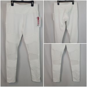 ⭐️ 5/$25 Mondetta White Leggings